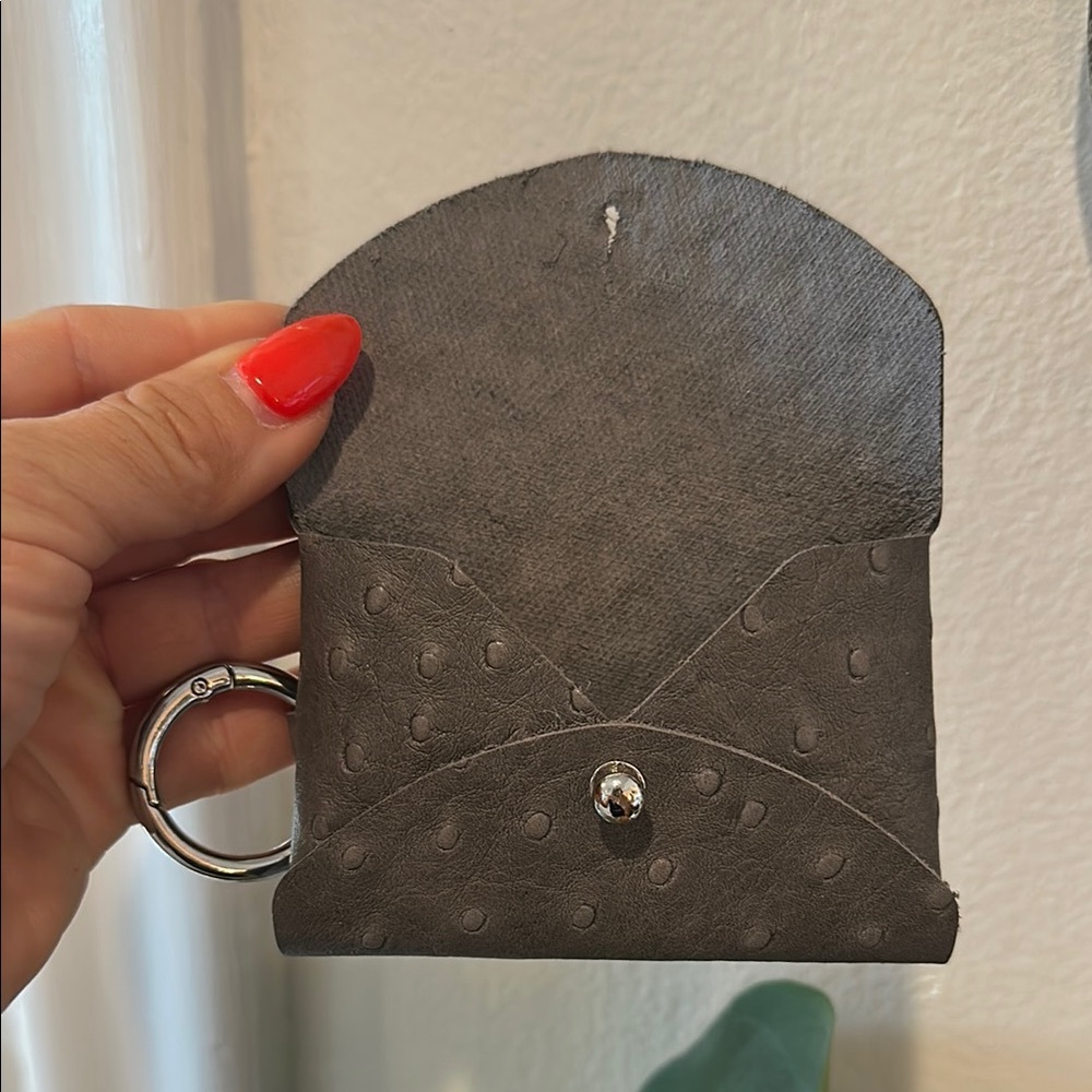 Gray Textured Keychain Wallet - Picture 4 of 4